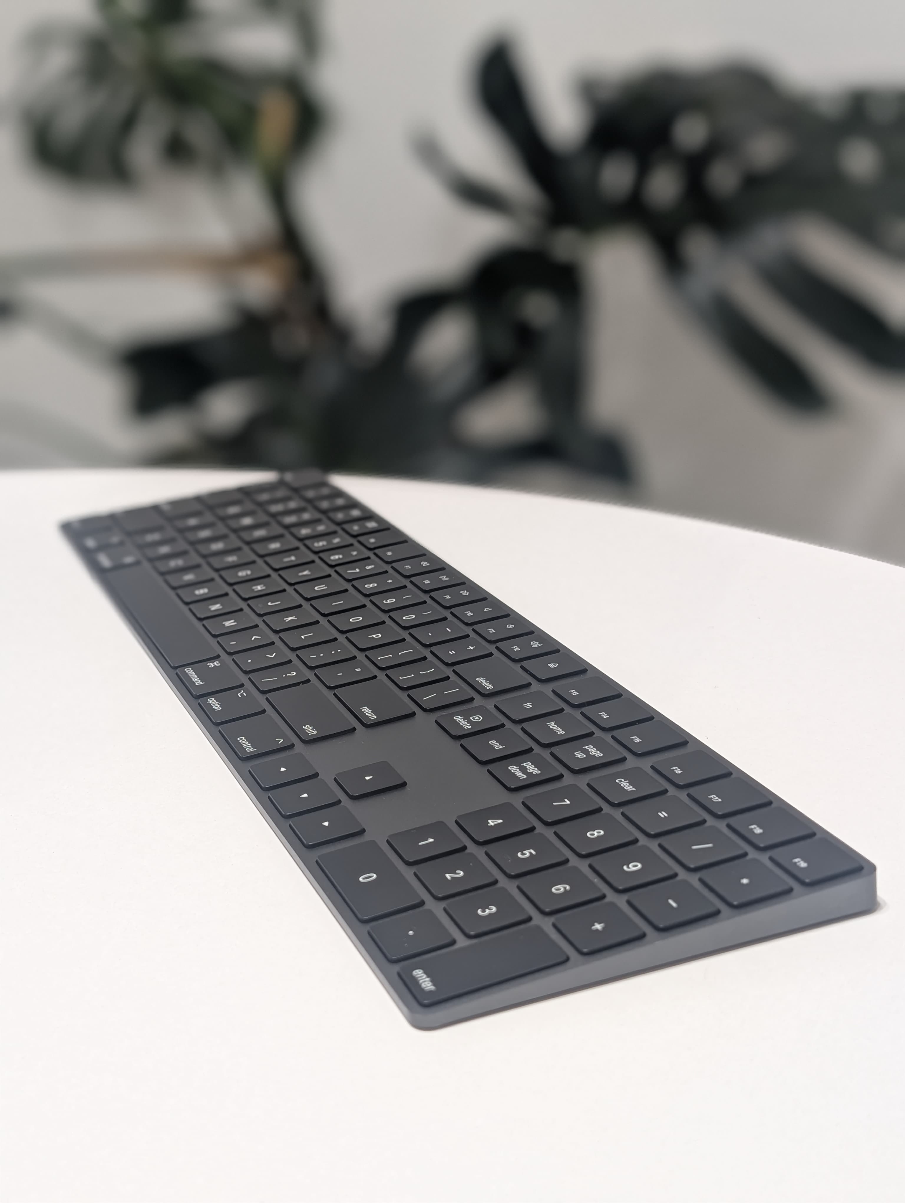 Magic Keyboard 2 with Numpad — image 1