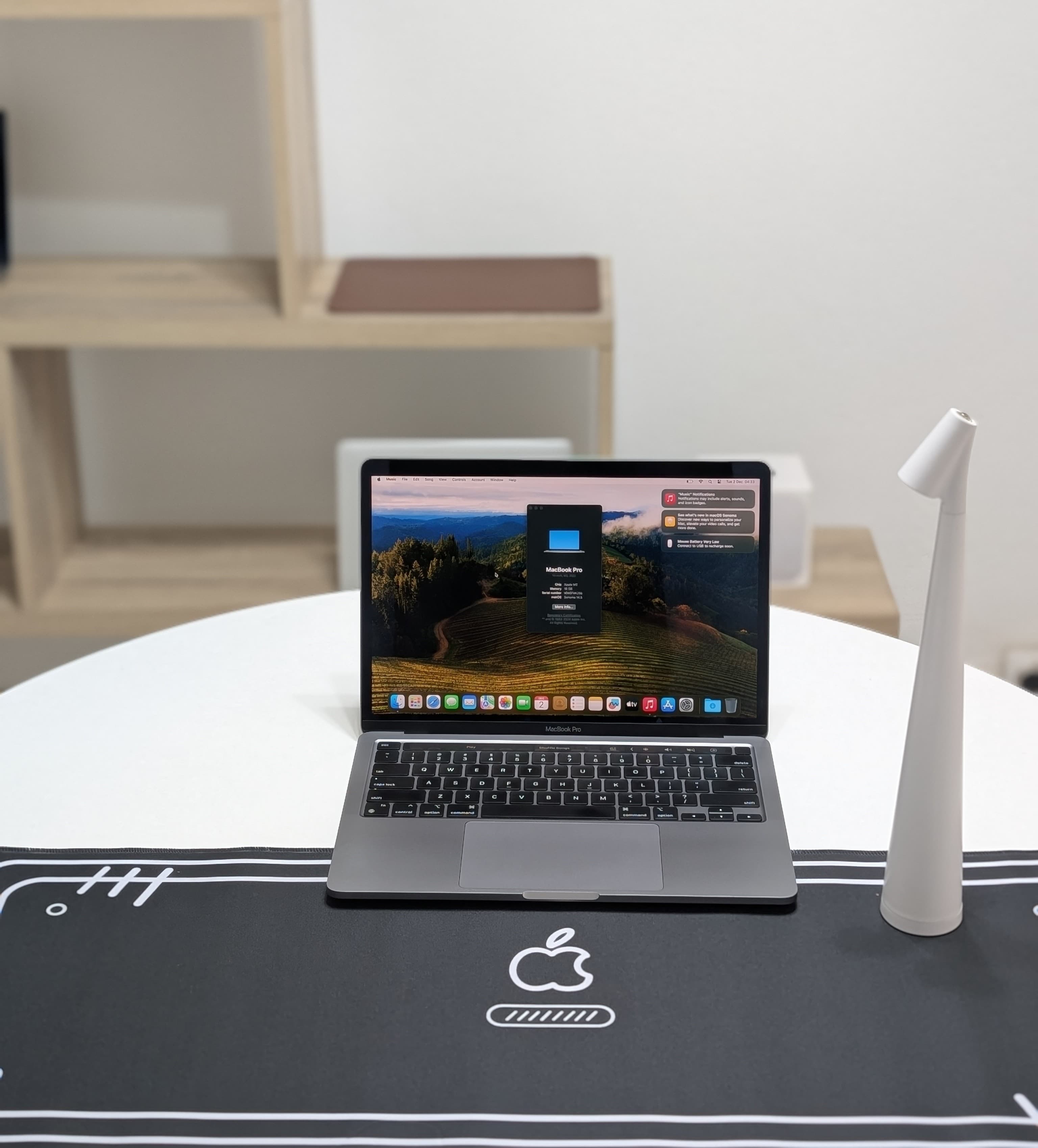 MacBook Pro M1 - 13pouces - Retina Touch Bar 2020 — image 1